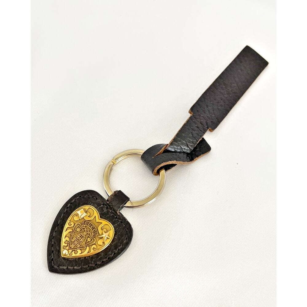 GUCCI Crest Emblem Key Chain Key Ring Brown Heart Shape Leather Rectangle - Picture 8 of 9